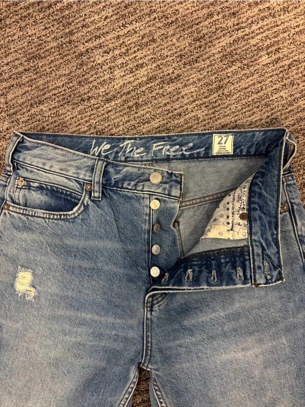 “We The Free” Women’s Distressed High-Rise Blue Jeans. Size 27. - Picture 3 of 9